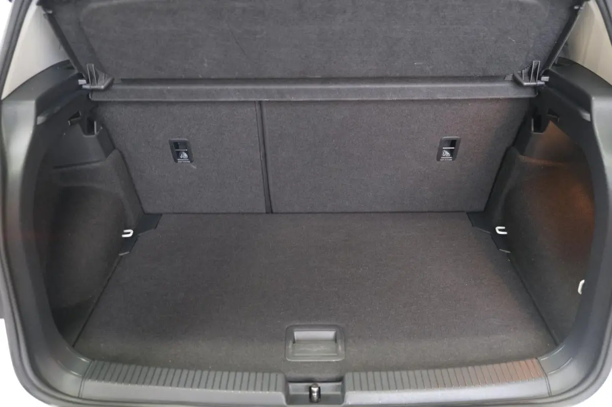 1.0 TSI Life Automaat - N.A.P. Airco, Cruise, Navi, PDC.