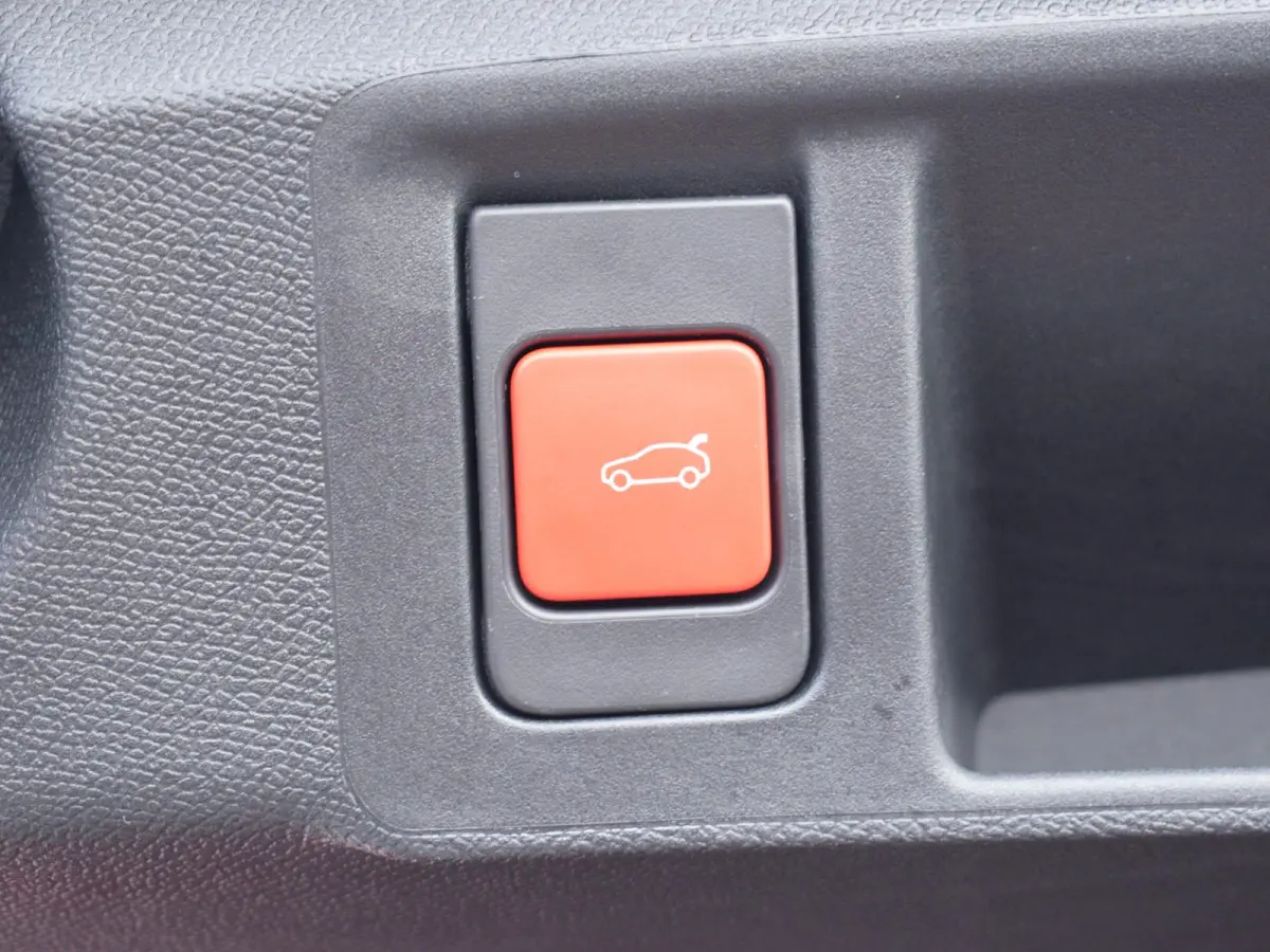 1.6 Plug-in Hybrid 195 GT ALCANTARA EXECUTIVE | 360 CAMERA MET SENSOREN | NAVI & CARPLAY | E.C.C. |
