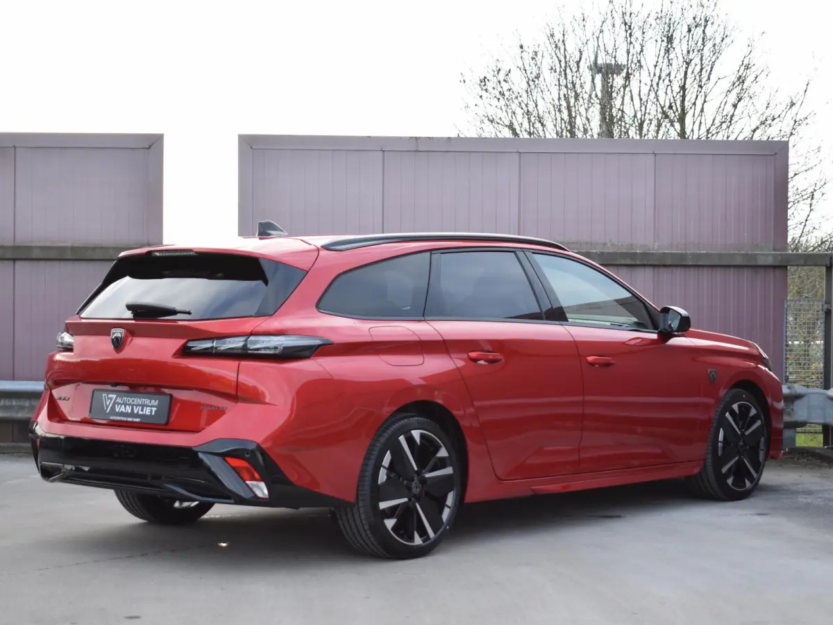 1.6 Plug-in Hybrid 195 GT ALCANTARA EXECUTIVE | 360 CAMERA MET SENSOREN | NAVI & CARPLAY | E.C.C. |