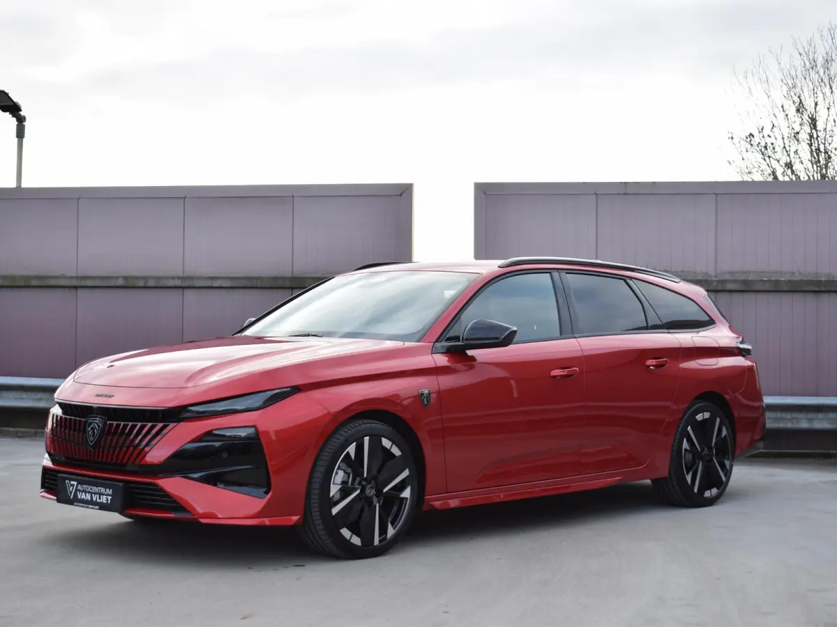 1.6 Plug-in Hybrid 195 GT ALCANTARA EXECUTIVE | 360 CAMERA MET SENSOREN | NAVI & CARPLAY | E.C.C. |