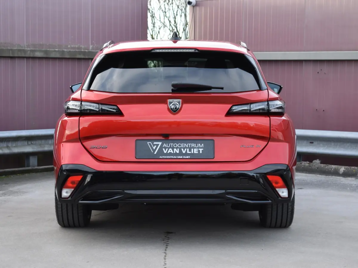 1.6 Plug-in Hybrid 195 GT ALCANTARA EXECUTIVE | 360 CAMERA MET SENSOREN | NAVI & CARPLAY | E.C.C. |