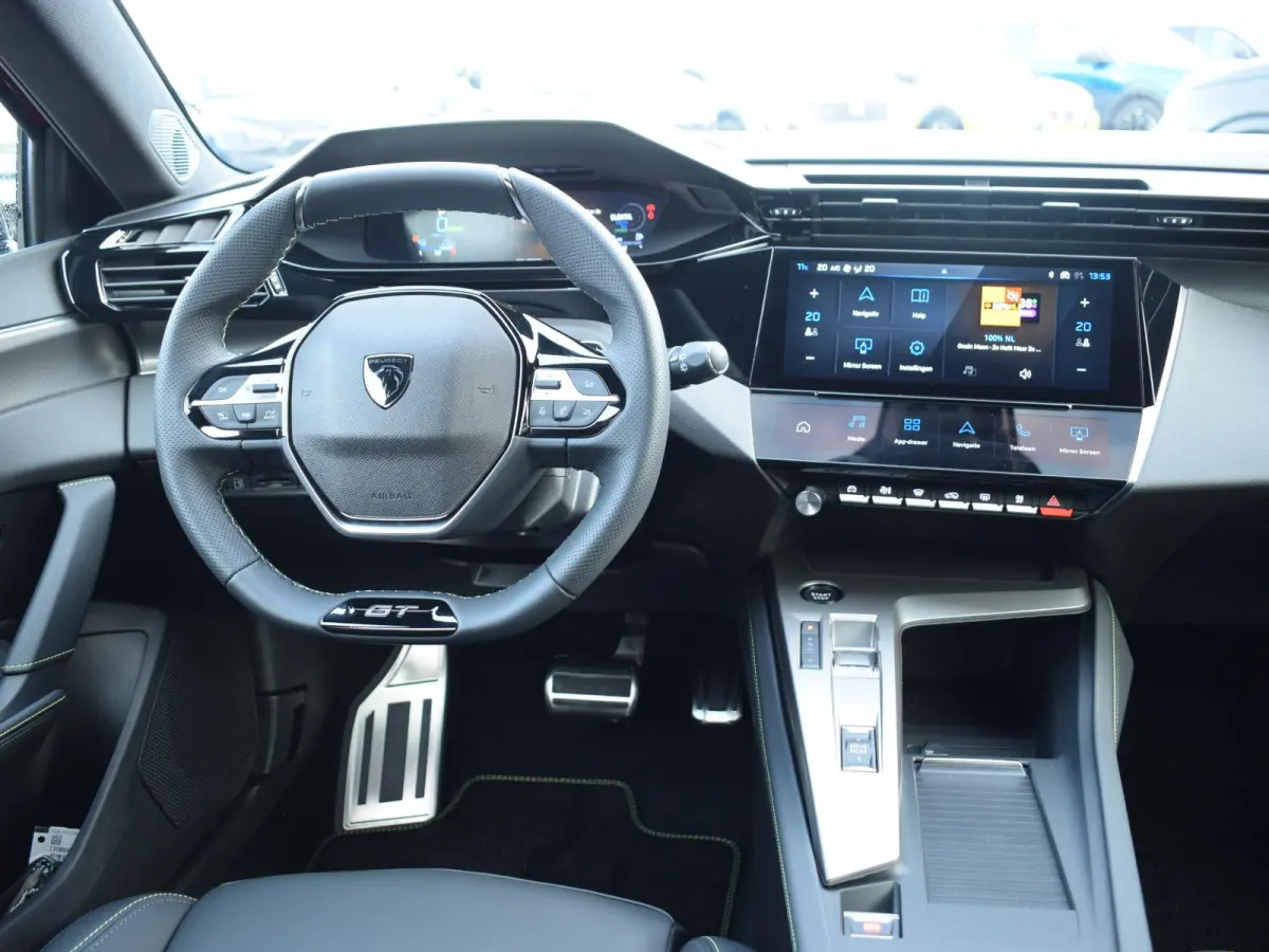 1.6 Plug-in Hybrid 195 GT ALCANTARA EXECUTIVE | 360 CAMERA MET SENSOREN | NAVI & CARPLAY | E.C.C. |