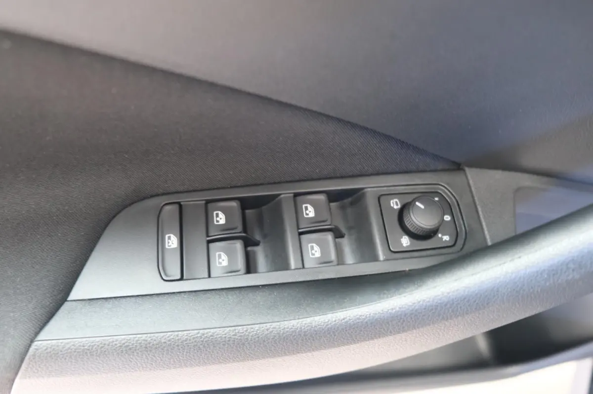 1.5 TSI ACT Sport Business Automaat - N.A.P. Airco, Cruise, Navi, Camera, PDC, Trekhaak.