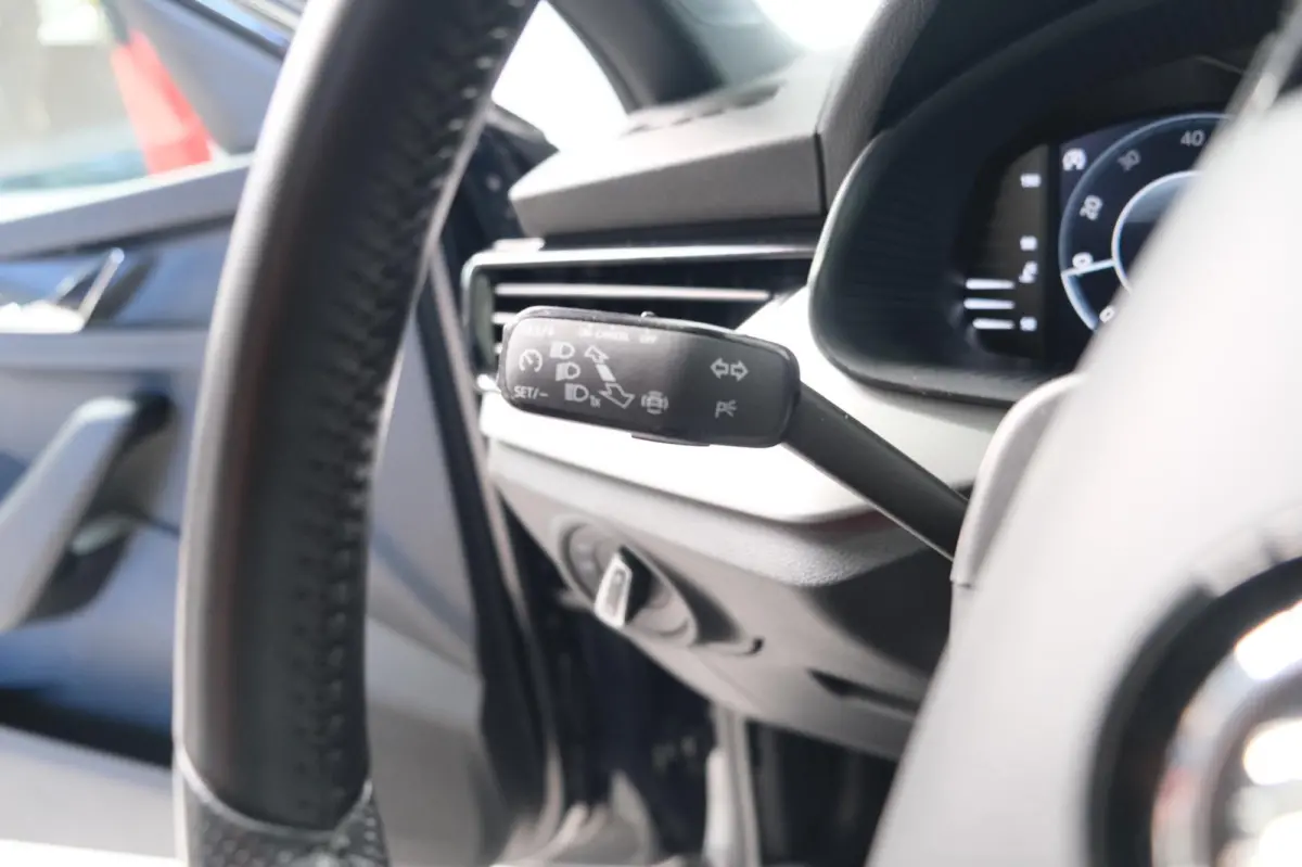 1.5 TSI ACT Sport Business Automaat - N.A.P. Airco, Cruise, Navi, Camera, PDC, Trekhaak.