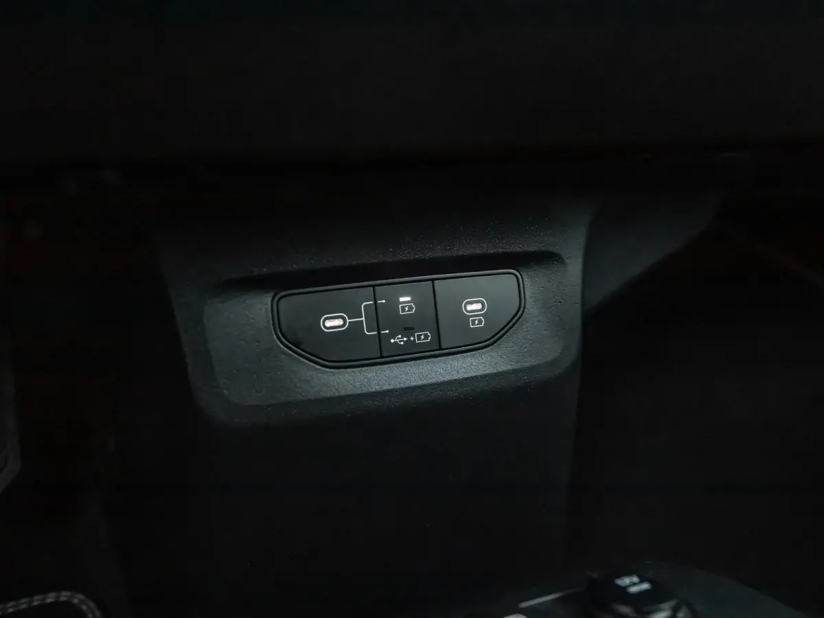 Edition Advanced 84.0 kWh | SOH 99.3% l Lage bijtelling tot 10-2029! Leder | Stoel & Stuurverwarming | Nieuw model!