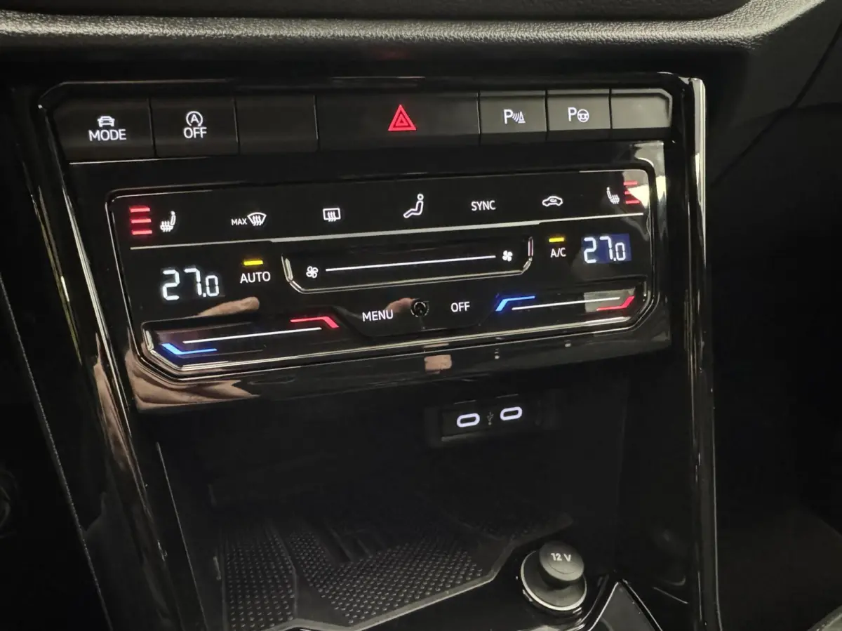 1.5 TSI DSG R-Line Afn.Trekhaak-Navigatie-Adapt.Cr.contr-Clima-Carplay-Camera-Virtual-Parkeersensoren-Lm17''velgen