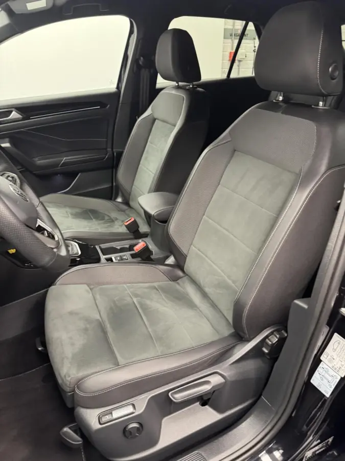 1.5 TSI DSG R-Line Afn.Trekhaak-Navigatie-Adapt.Cr.contr-Clima-Carplay-Camera-Virtual-Parkeersensoren-Lm17''velgen