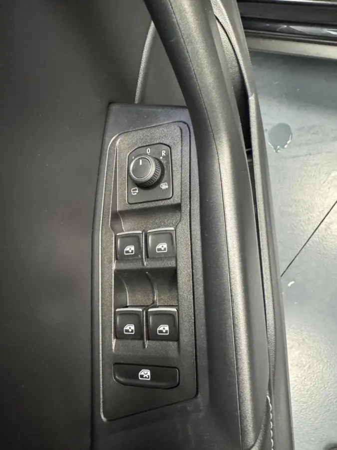 1.5 TSI DSG R-Line Afn.Trekhaak-Navigatie-Adapt.Cr.contr-Clima-Carplay-Camera-Virtual-Parkeersensoren-Lm17''velgen
