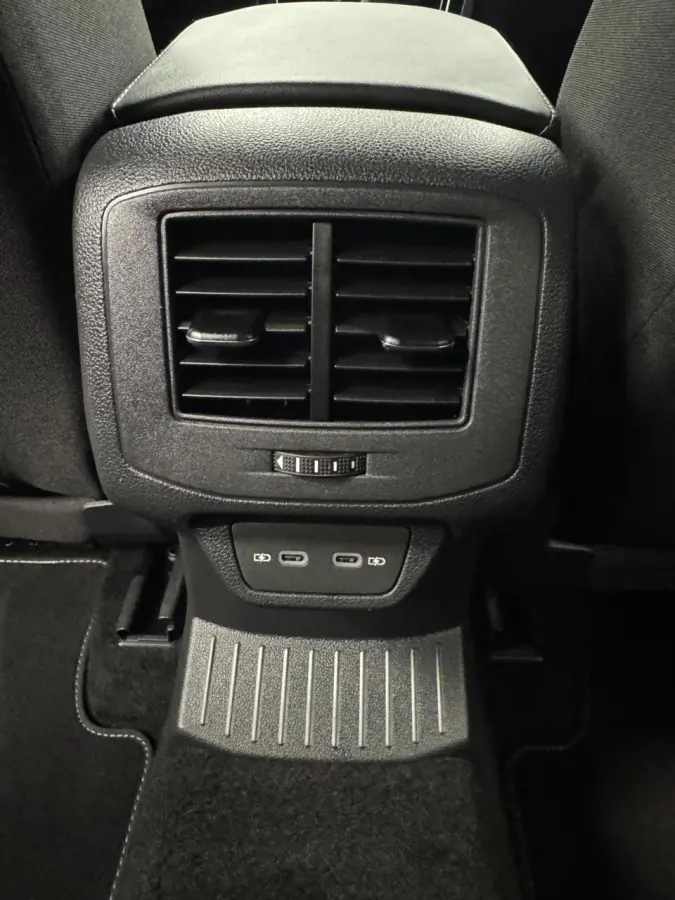 1.5 TSI DSG R-Line Afn.Trekhaak-Navigatie-Adapt.Cr.contr-Clima-Carplay-Camera-Virtual-Parkeersensoren-Lm17''velgen