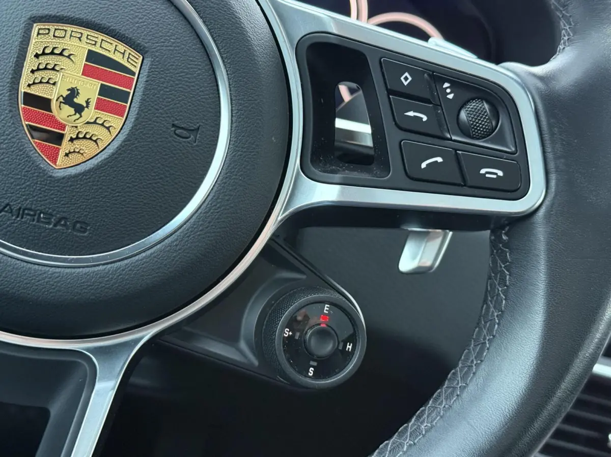 3.0 E-Hybrid Pano/Krijtgrijs/Approved