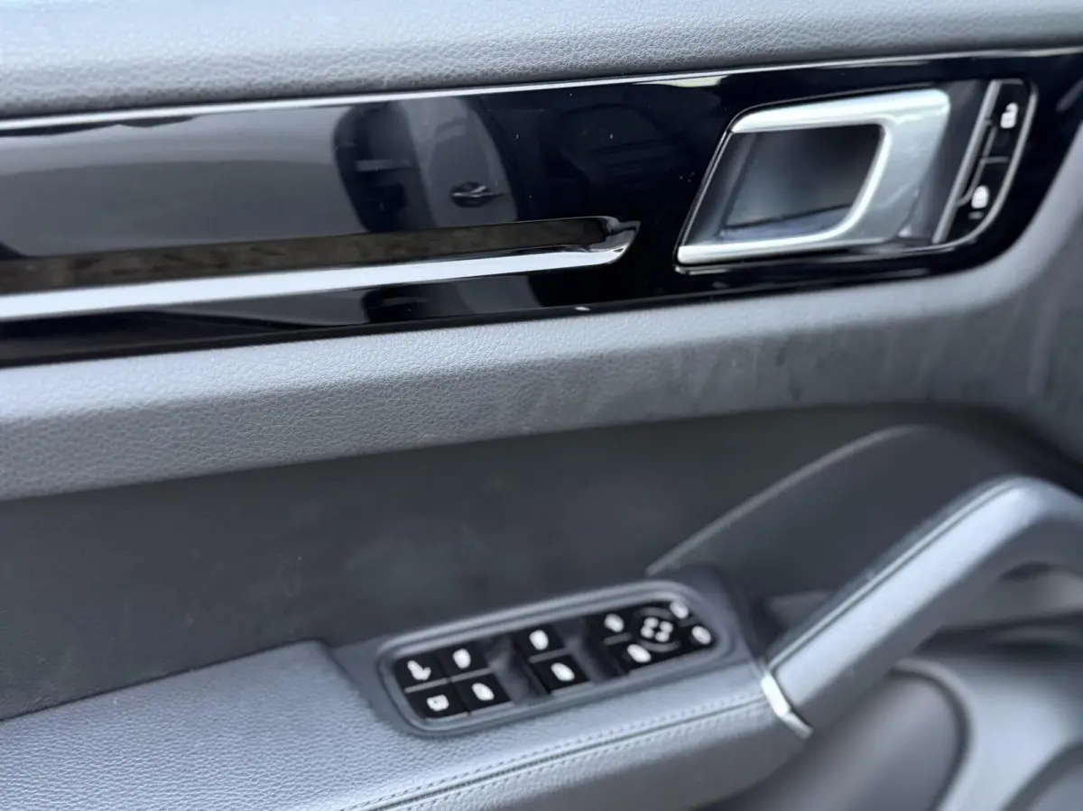 3.0 E-Hybrid Pano/Krijtgrijs/Approved
