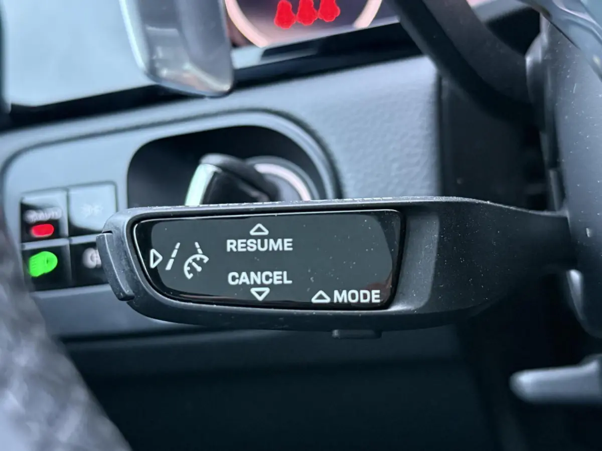 3.0 E-Hybrid Pano/Krijtgrijs/Approved