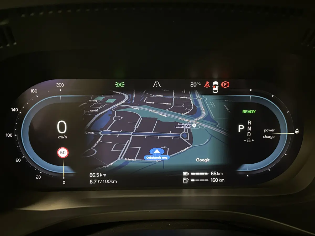 T6 AWD Recharge R-Design Long Range | All Season banden | Stoel en Stuurwielverwarming | Standkachel met Volvo On Call App | Parkeercamera | Lederen Dashboard | Full LED Meesturende koplampe