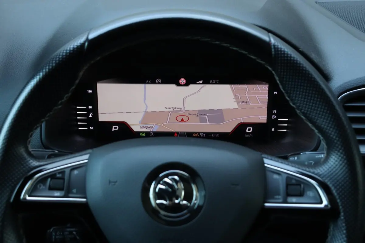 1.5 TSI / 150 PK / DSG / Sportline / Pano / Leder / ACC / Virtual Cockpit / CANTON / Camera / 18"!