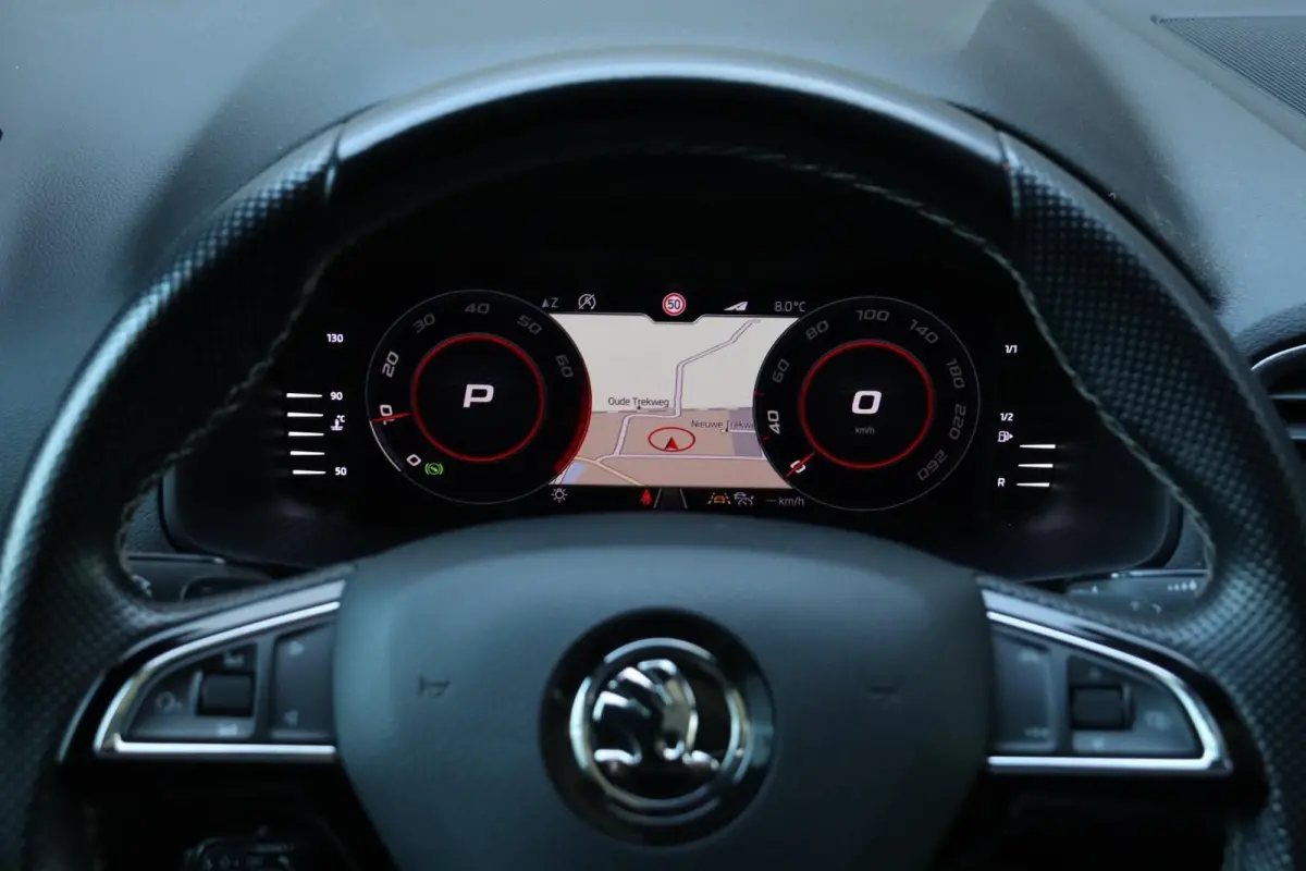 1.5 TSI / 150 PK / DSG / Sportline / Pano / Leder / ACC / Virtual Cockpit / CANTON / Camera / 18"!