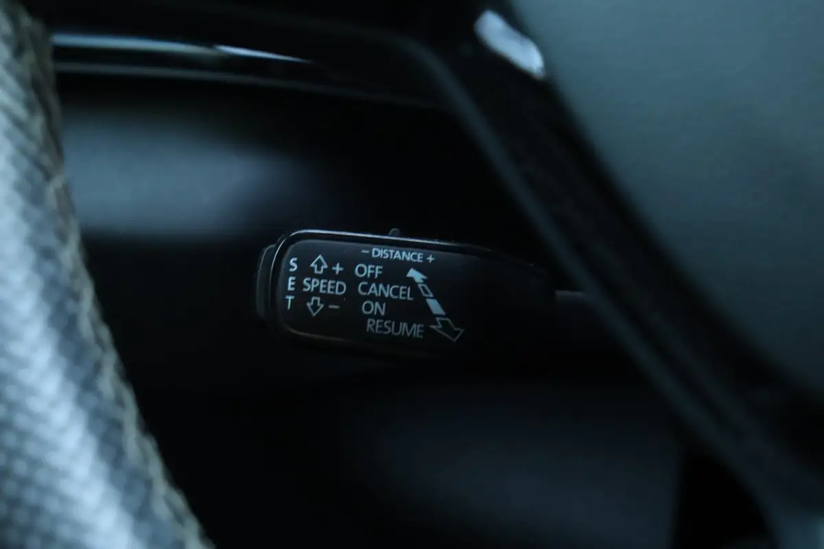 1.5 TSI / 150 PK / DSG / Sportline / Pano / Leder / ACC / Virtual Cockpit / CANTON / Camera / 18"!