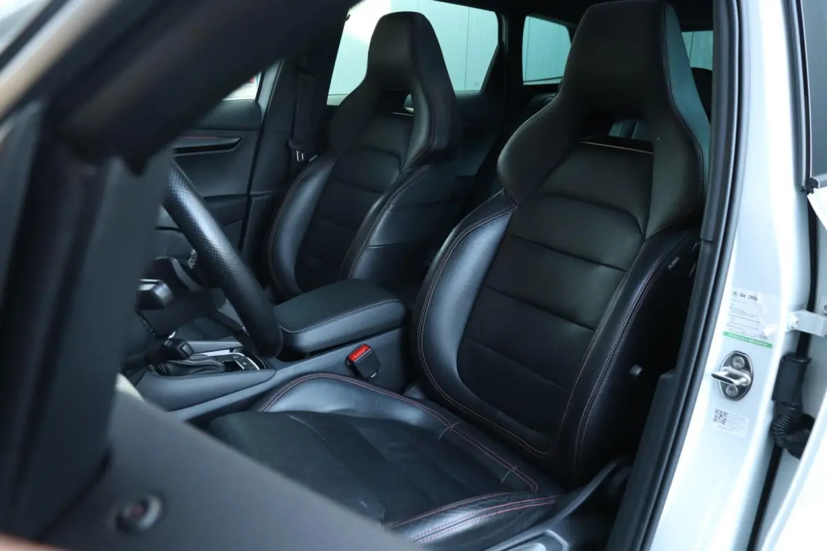 1.5 TSI / 150 PK / DSG / Sportline / Pano / Leder / ACC / Virtual Cockpit / CANTON / Camera / 18"!