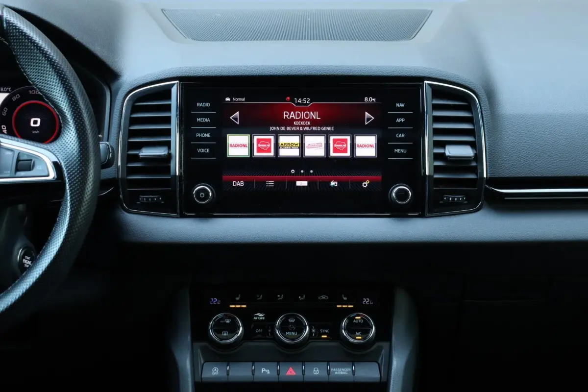 1.5 TSI / 150 PK / DSG / Sportline / Pano / Leder / ACC / Virtual Cockpit / CANTON / Camera / 18"!