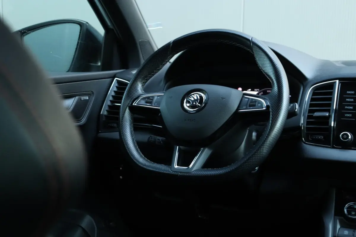 1.5 TSI / 150 PK / DSG / Sportline / Pano / Leder / ACC / Virtual Cockpit / CANTON / Camera / 18"!