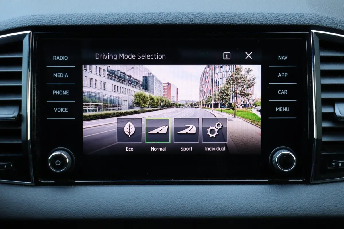 1.5 TSI / 150 PK / DSG / Sportline / Pano / Leder / ACC / Virtual Cockpit / CANTON / Camera / 18"!