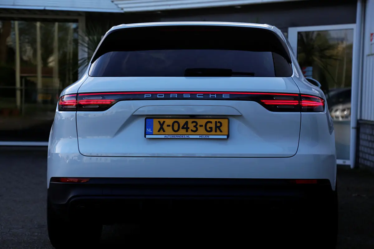 3.0 E-Hybrid 462PK Plug in*Perfect Onderh.*Luchtvering/PASM/Black Pack/Sportuitlaat/Sport Chrono/Apple Carplay-Android/Standkachel/Elek. Klep./Camera/Rijstrook/Stoelverw./LED/DAB/Parkeersens