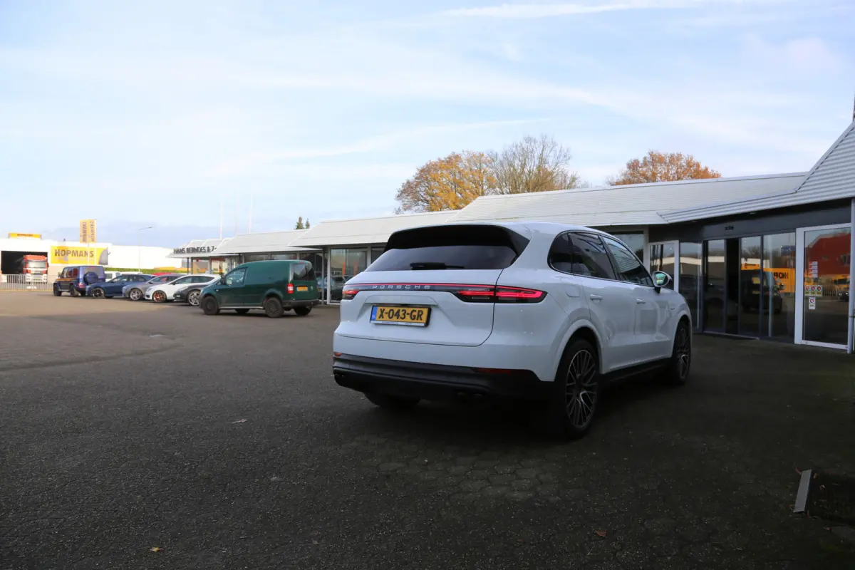 3.0 E-Hybrid 462PK Plug in*Perfect Onderh.*Luchtvering/PASM/Black Pack/Sportuitlaat/Sport Chrono/Apple Carplay-Android/Standkachel/Elek. Klep./Camera/Rijstrook/Stoelverw./LED/DAB/Parkeersens