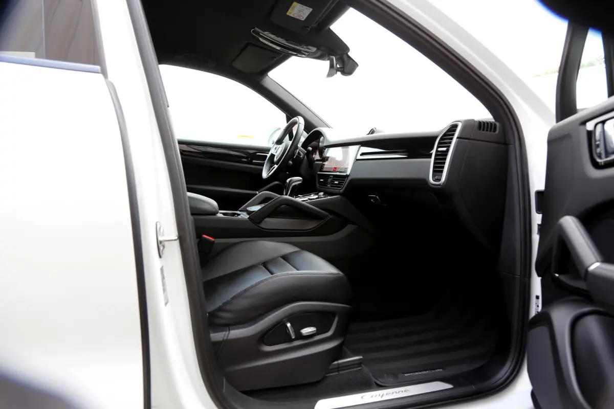 3.0 E-Hybrid 462PK Plug in*Perfect Onderh.*Luchtvering/PASM/Black Pack/Sportuitlaat/Sport Chrono/Apple Carplay-Android/Standkachel/Elek. Klep./Camera/Rijstrook/Stoelverw./LED/DAB/Parkeersens