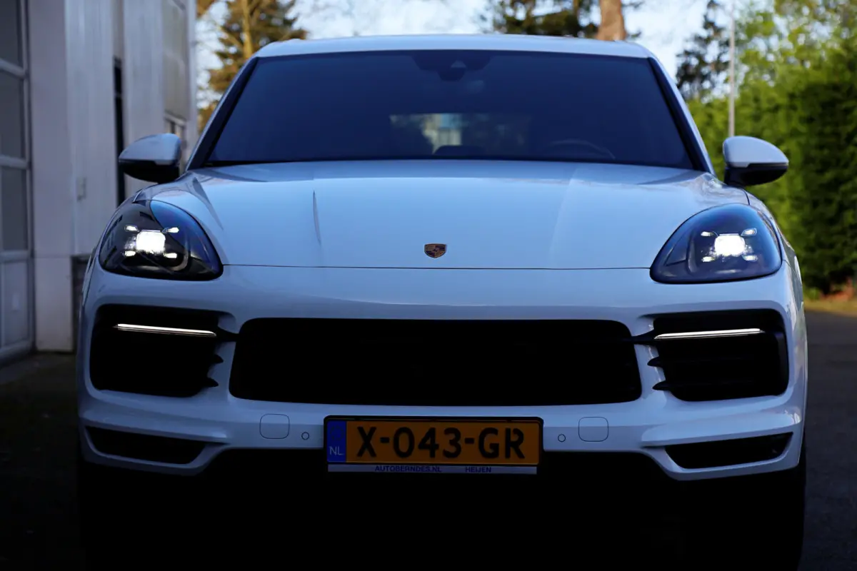 3.0 E-Hybrid 462PK Plug in*Perfect Onderh.*Luchtvering/PASM/Black Pack/Sportuitlaat/Sport Chrono/Apple Carplay-Android/Standkachel/Elek. Klep./Camera/Rijstrook/Stoelverw./LED/DAB/Parkeersens
