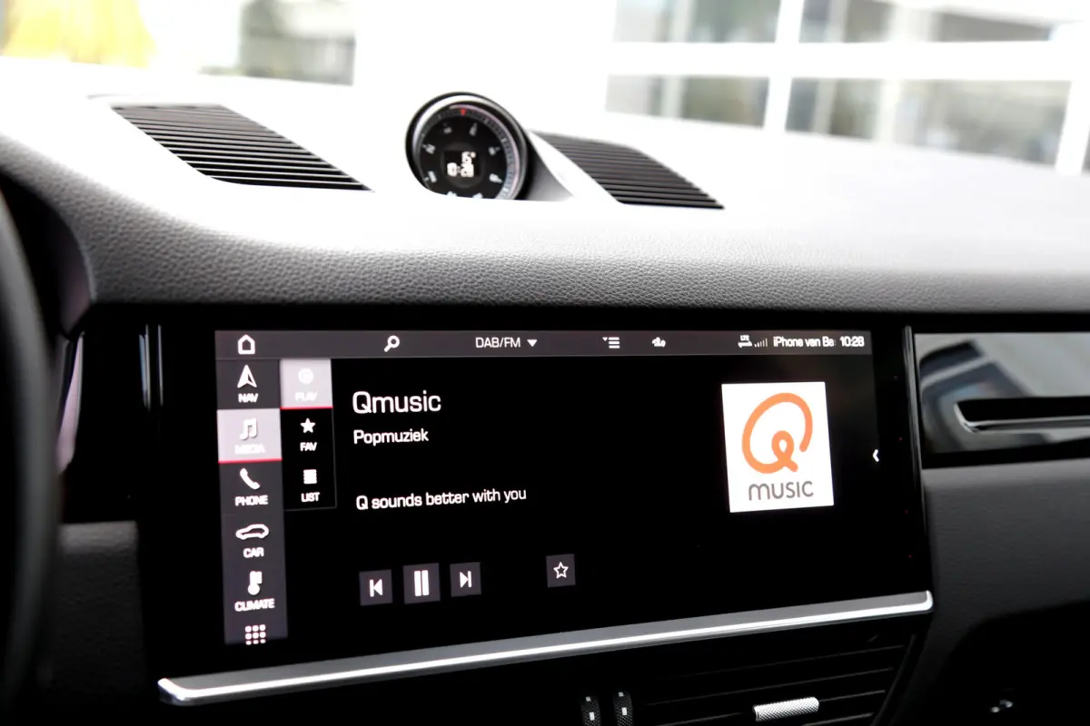 3.0 E-Hybrid 462PK Plug in*Perfect Onderh.*Luchtvering/PASM/Black Pack/Sportuitlaat/Sport Chrono/Apple Carplay-Android/Standkachel/Elek. Klep./Camera/Rijstrook/Stoelverw./LED/DAB/Parkeersens