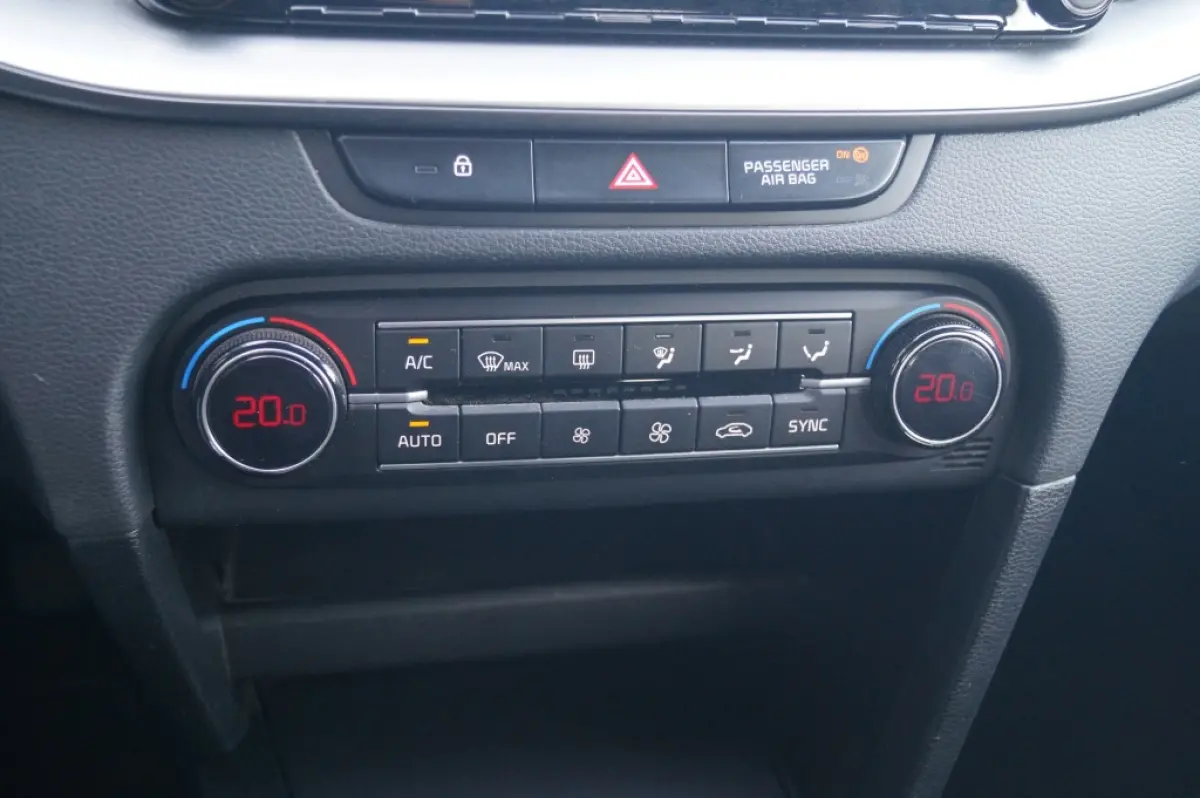 1.0 T-GDi DynamicLine -NAVI-ECC-CAM-TREKHAAK-