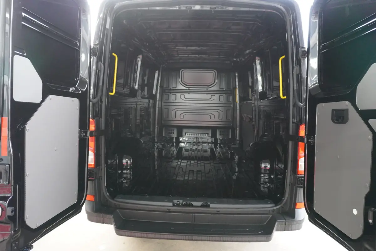 35 2.0 TDI 177PK L3H2 Facelift L3H2 Automaat Nr. V148 | Airco | Cruise | Navi | Camera