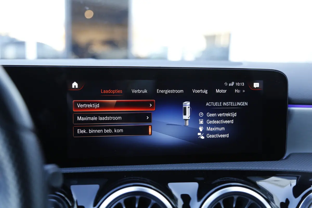 250 e AMG Line Plug in hybride*Perfect MB Onderh.*BTW*1ste Eig.*Sfeer/Night/MBUX/Apple Carplay-Android/High Perf. LED Koplamp./Diamond Grille/DAB/Stoelverw./Half Leder/Parkeersens.V+A/18 inc