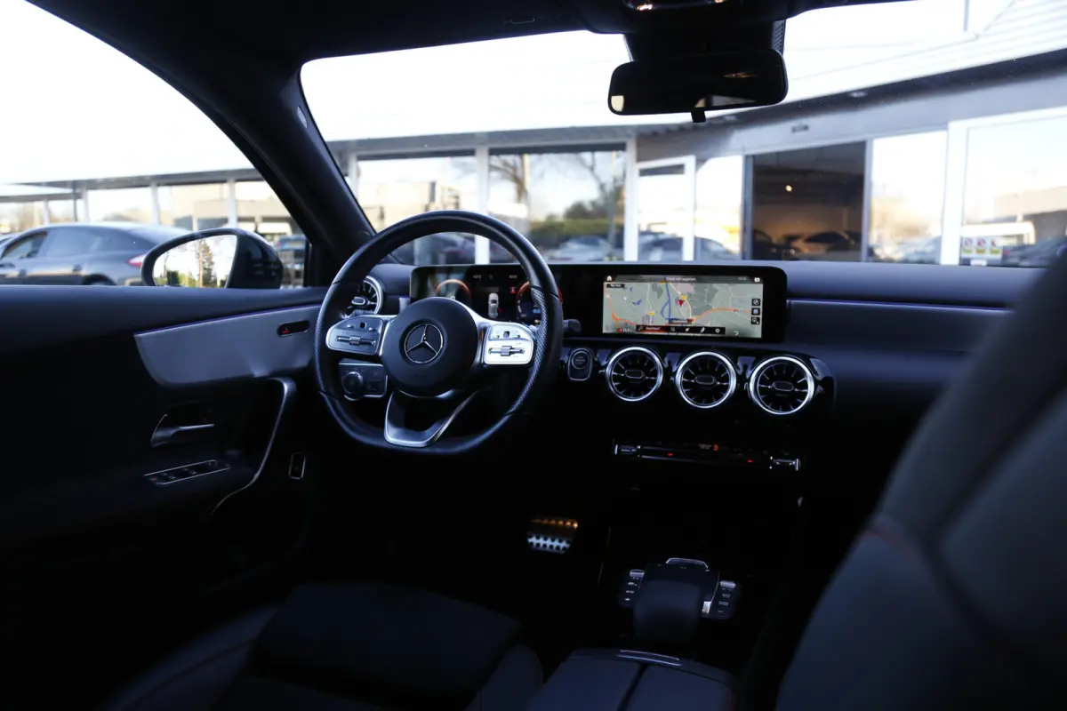 250 e AMG Line Plug in hybride*Perfect MB Onderh.*BTW*1ste Eig.*Sfeer/Night/MBUX/Apple Carplay-Android/High Perf. LED Koplamp./Diamond Grille/DAB/Stoelverw./Half Leder/Parkeersens.V+A/18 inc