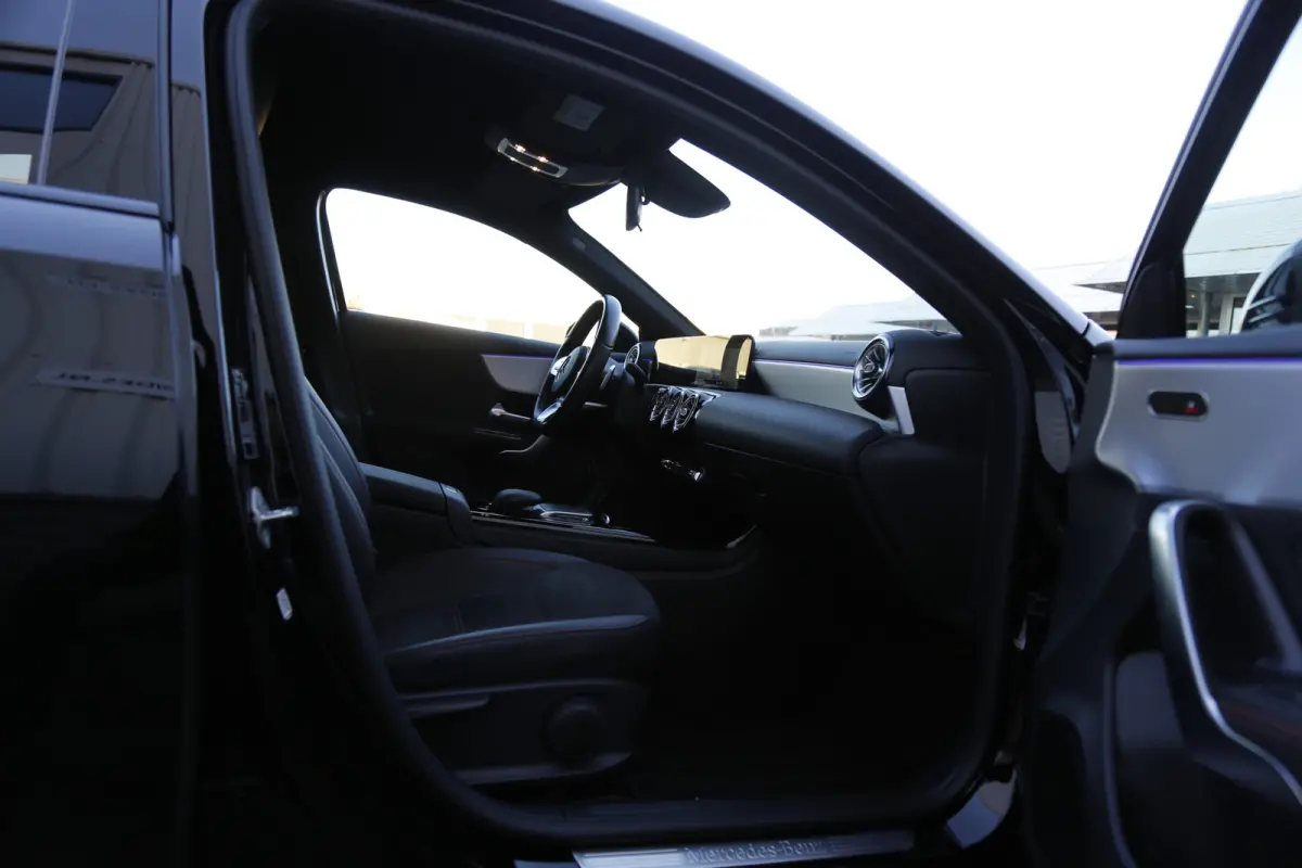250 e AMG Line Plug in hybride*Perfect MB Onderh.*BTW*1ste Eig.*Sfeer/Night/MBUX/Apple Carplay-Android/High Perf. LED Koplamp./Diamond Grille/DAB/Stoelverw./Half Leder/Parkeersens.V+A/18 inc