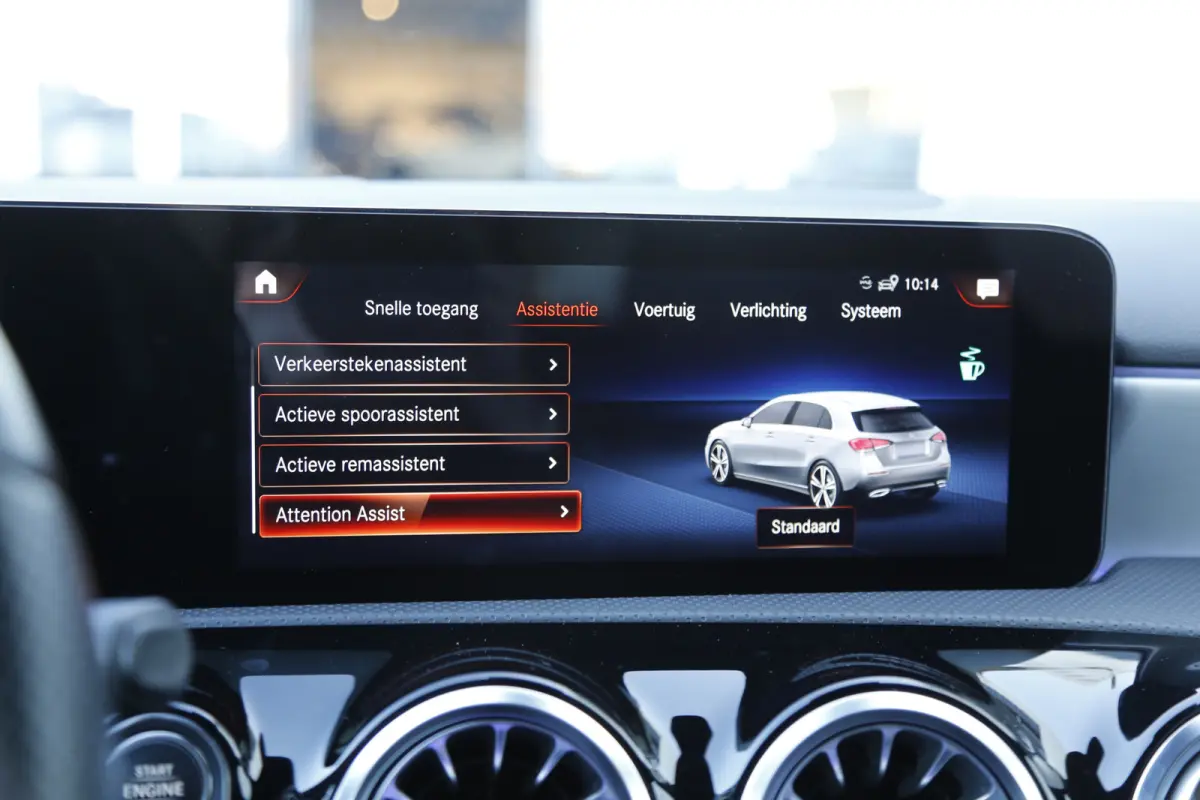 250 e AMG Line Plug in hybride*Perfect MB Onderh.*BTW*1ste Eig.*Sfeer/Night/MBUX/Apple Carplay-Android/High Perf. LED Koplamp./Diamond Grille/DAB/Stoelverw./Half Leder/Parkeersens.V+A/18 inc