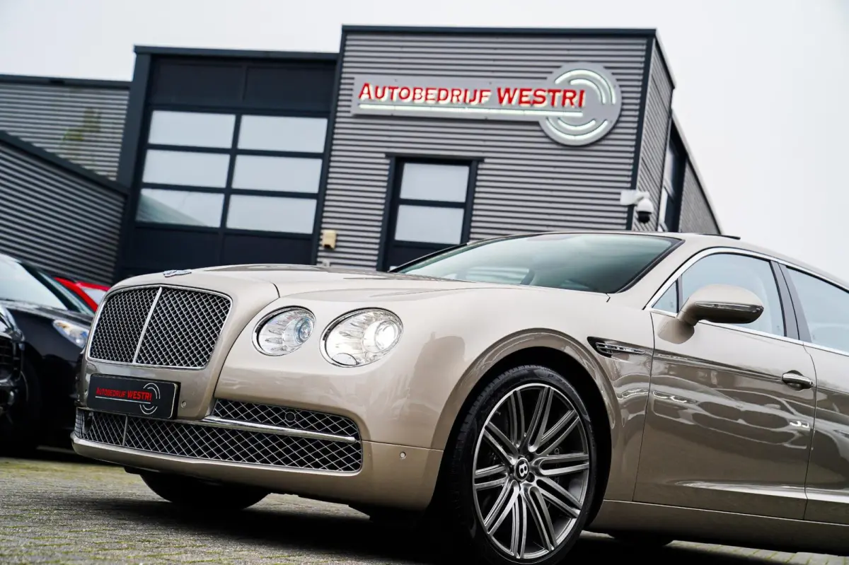 6.0 W12 | Massage voor/achter | Pano | Stoelverkoeling | Tv | Achteruitrijcamera