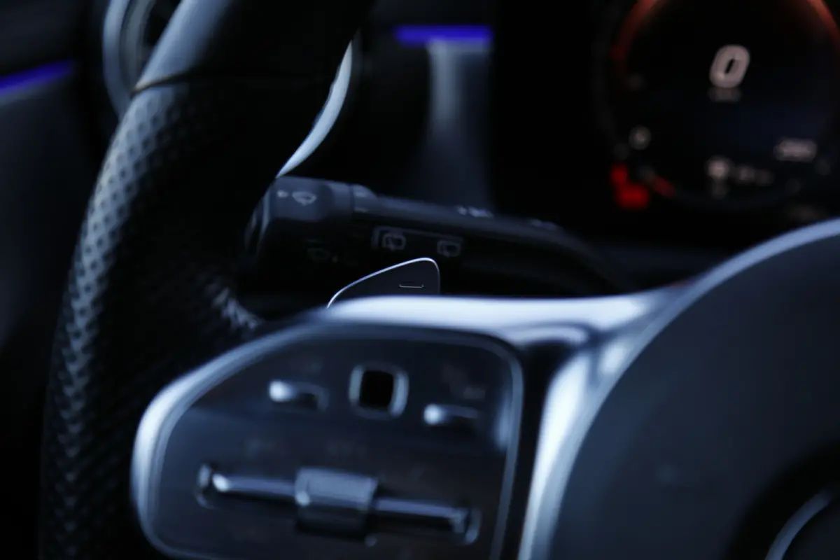 250 e AMG Line Plug in hybride*Perfect MB Onderh.*BTW*1ste Eig.*Sfeer/ACC/Night/MBUX/Apple Carplay-Android/High Perf. LED Koplamp./Diamond Grille/DAB/Stoelverw./Half Leder/Parkeersens.V+A/18