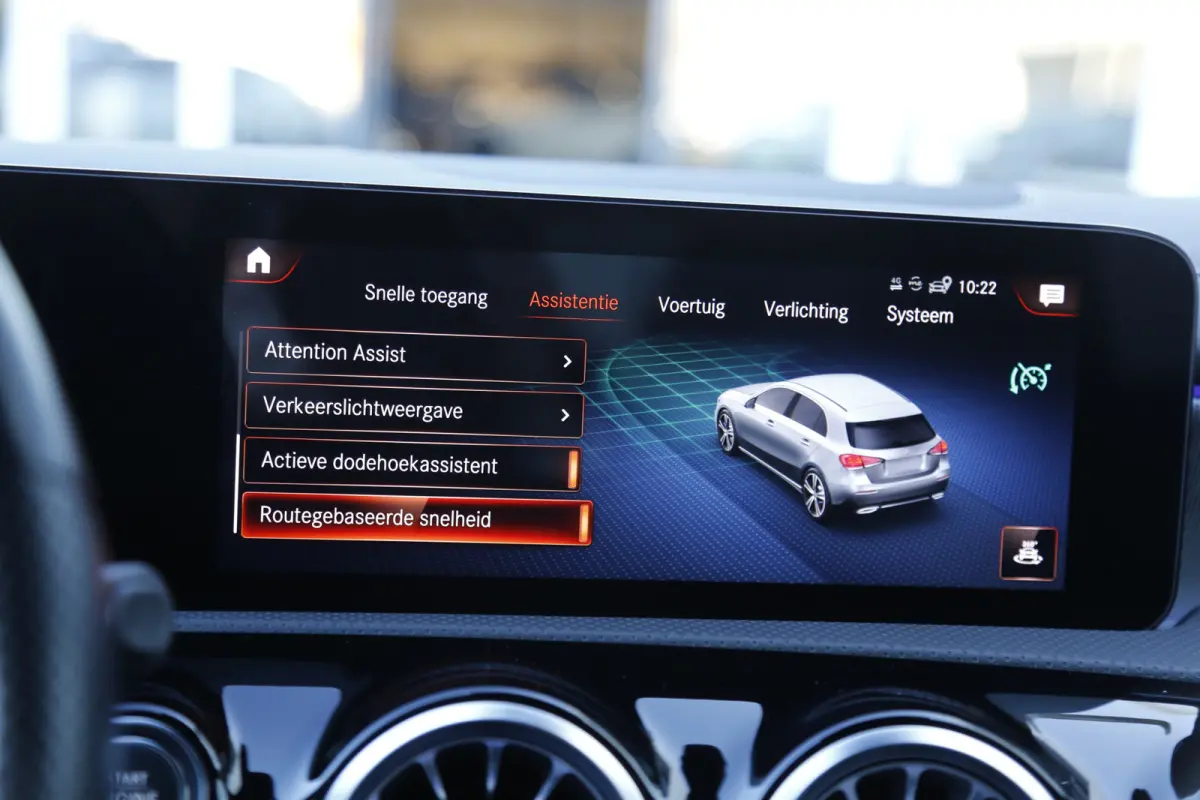 250 e AMG Line Plug in hybride*Perfect MB Onderh.*BTW*1ste Eig.*Sfeer/ACC/Night/MBUX/Apple Carplay-Android/High Perf. LED Koplamp./Diamond Grille/DAB/Stoelverw./Half Leder/Parkeersens.V+A/18