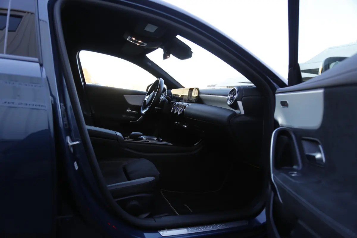 250 e AMG Line Plug in hybride*Perfect MB Onderh.*BTW*1ste Eig.*Sfeer/ACC/Night/MBUX/Apple Carplay-Android/High Perf. LED Koplamp./Diamond Grille/DAB/Stoelverw./Half Leder/Parkeersens.V+A/18