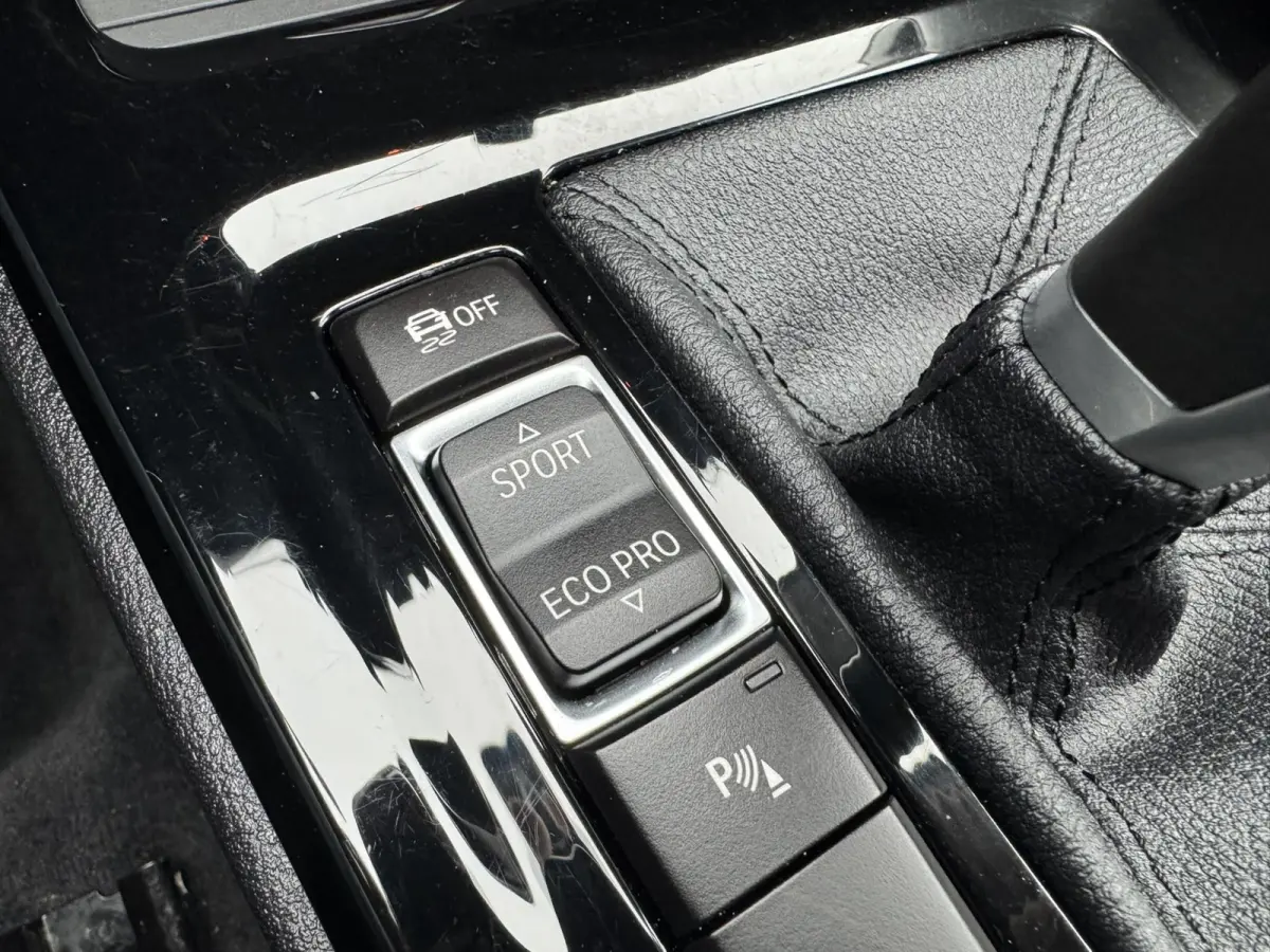 SDrive18i High Executive M-sport Panorama Led Keyless Leder+verwarming Cruise