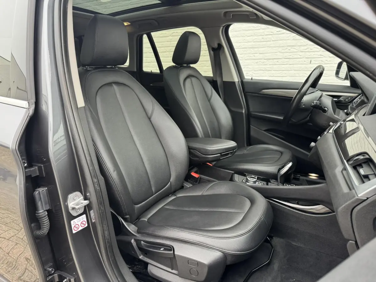 SDrive18i High Executive M-sport Panorama Led Keyless Leder+verwarming Cruise