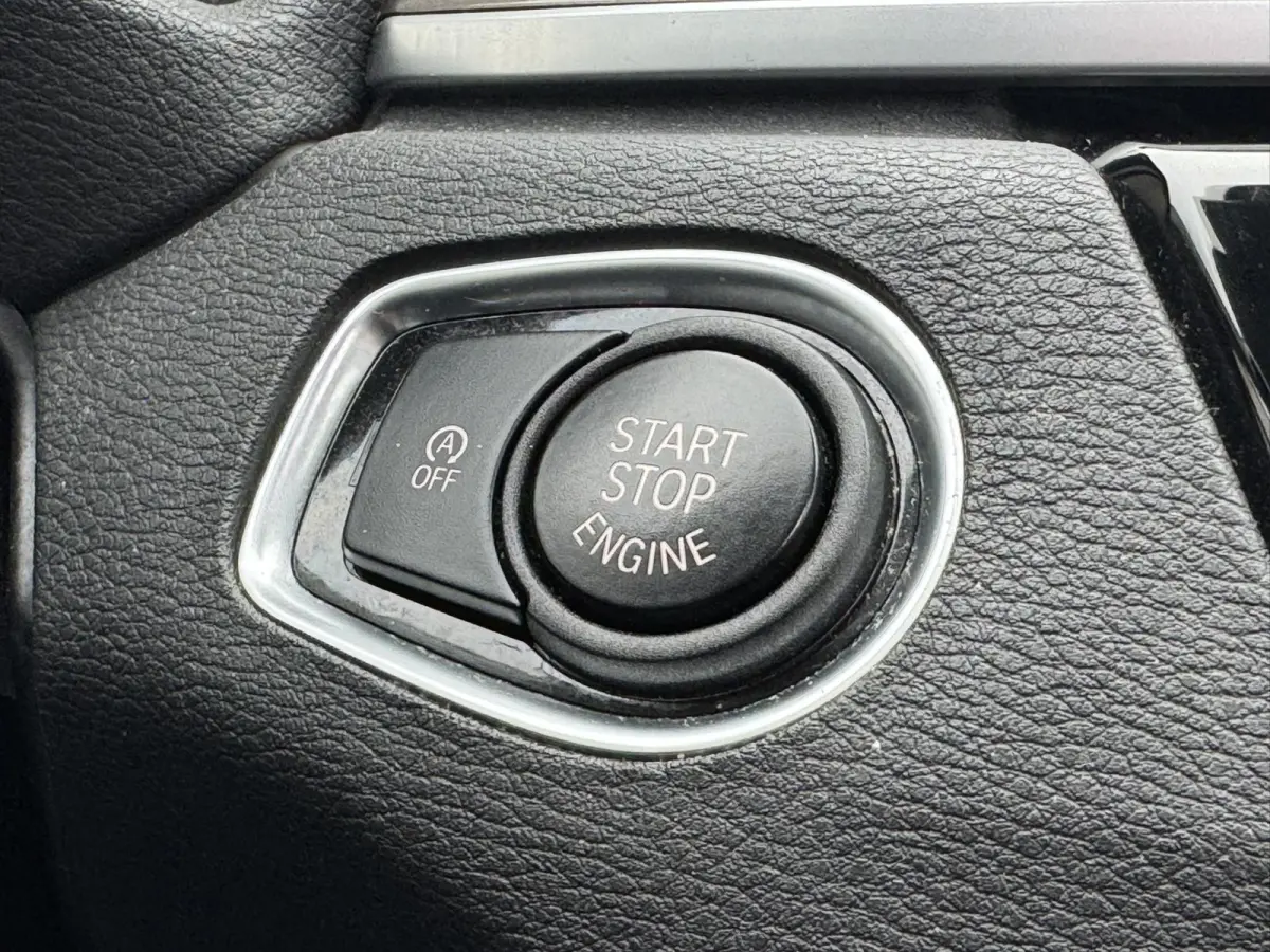SDrive18i High Executive M-sport Panorama Led Keyless Leder+verwarming Cruise