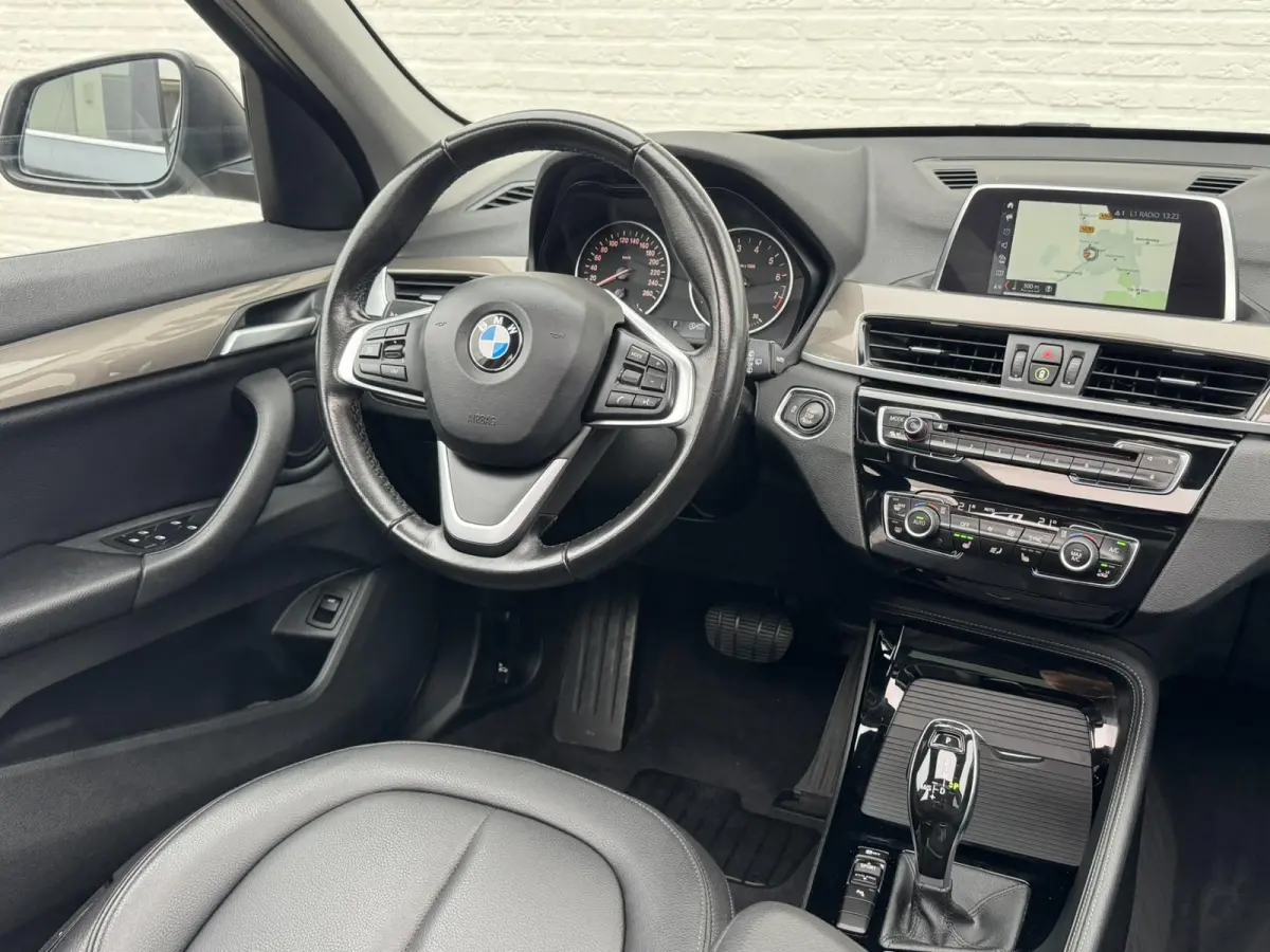 SDrive18i High Executive M-sport Panorama Led Keyless Leder+verwarming Cruise