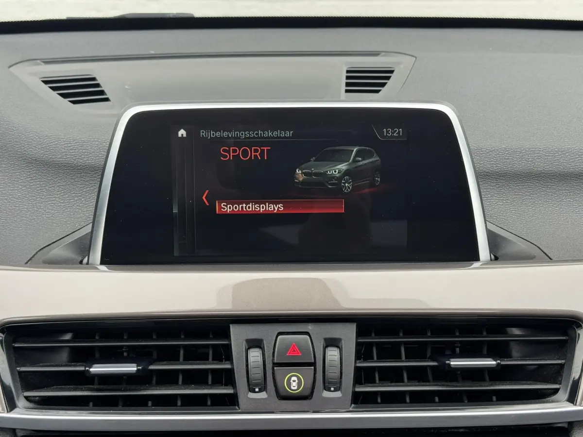SDrive18i High Executive M-sport Panorama Led Keyless Leder+verwarming Cruise
