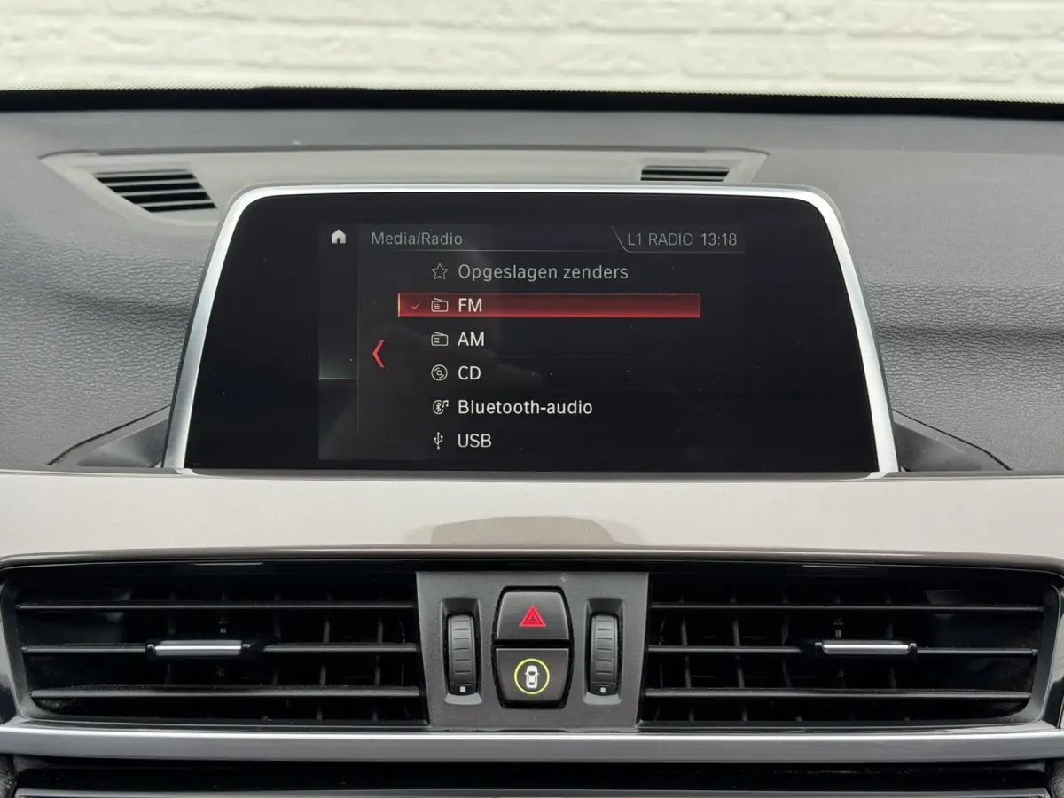 SDrive18i High Executive M-sport Panorama Led Keyless Leder+verwarming Cruise