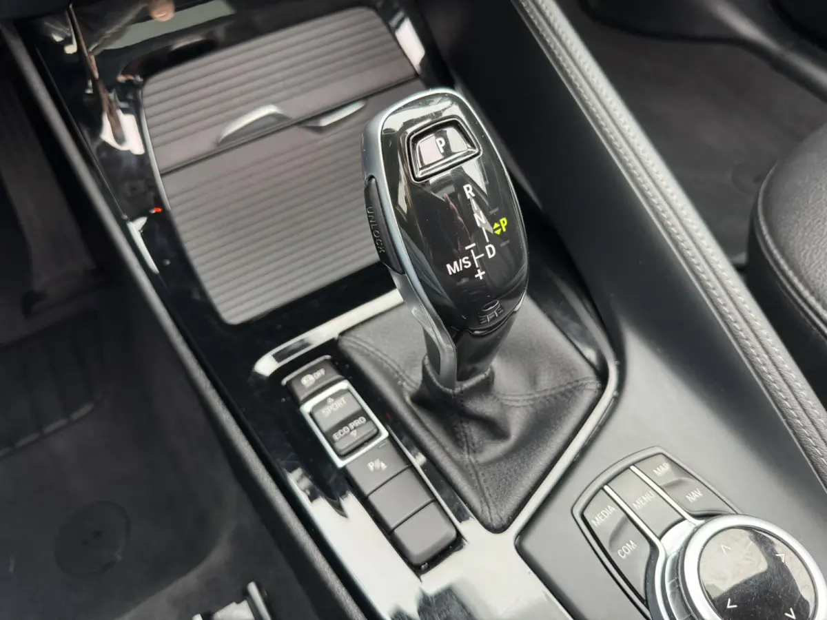 SDrive18i High Executive M-sport Panorama Led Keyless Leder+verwarming Cruise