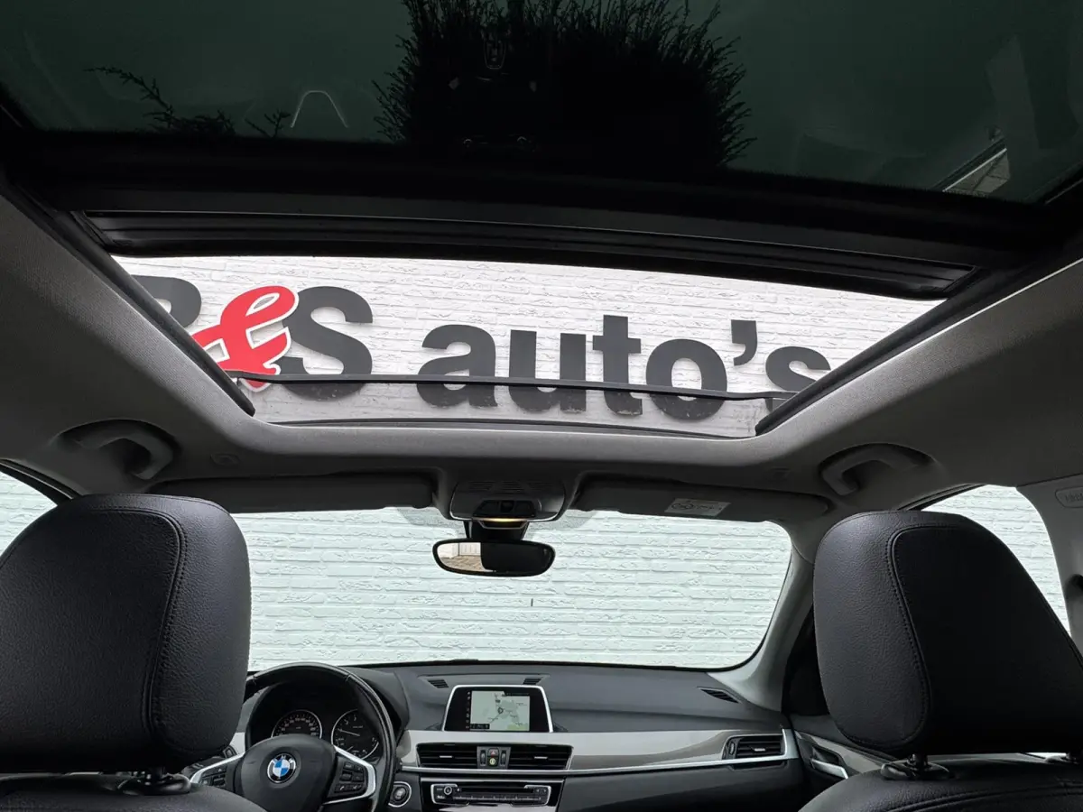 SDrive18i High Executive M-sport Panorama Led Keyless Leder+verwarming Cruise