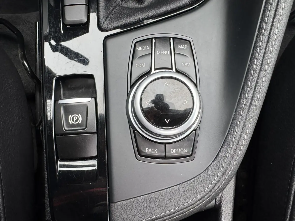 SDrive18i High Executive M-sport Panorama Led Keyless Leder+verwarming Cruise