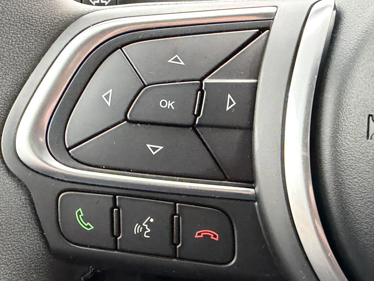 130pk Hybrid (Camera - LED - Navigatie via APP - Parkeersensoren V+A - Automatische Airco - 17")
