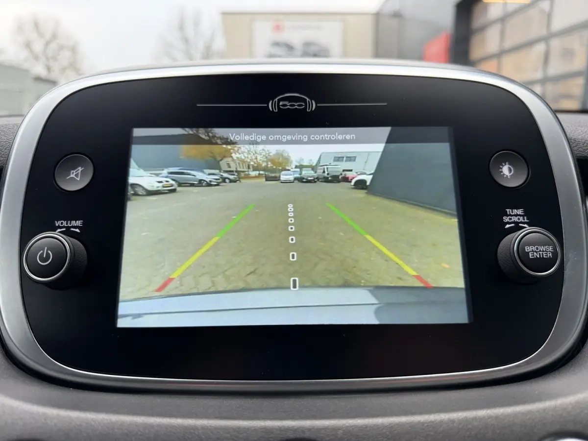 130pk Hybrid (Camera - LED - Navigatie via APP - Parkeersensoren V+A - Automatische Airco - 17")